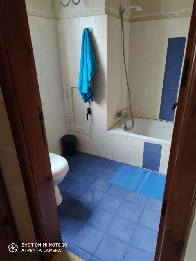 Seafront Two Bedroomed Apartment In Marsalforn Bagian luar foto
